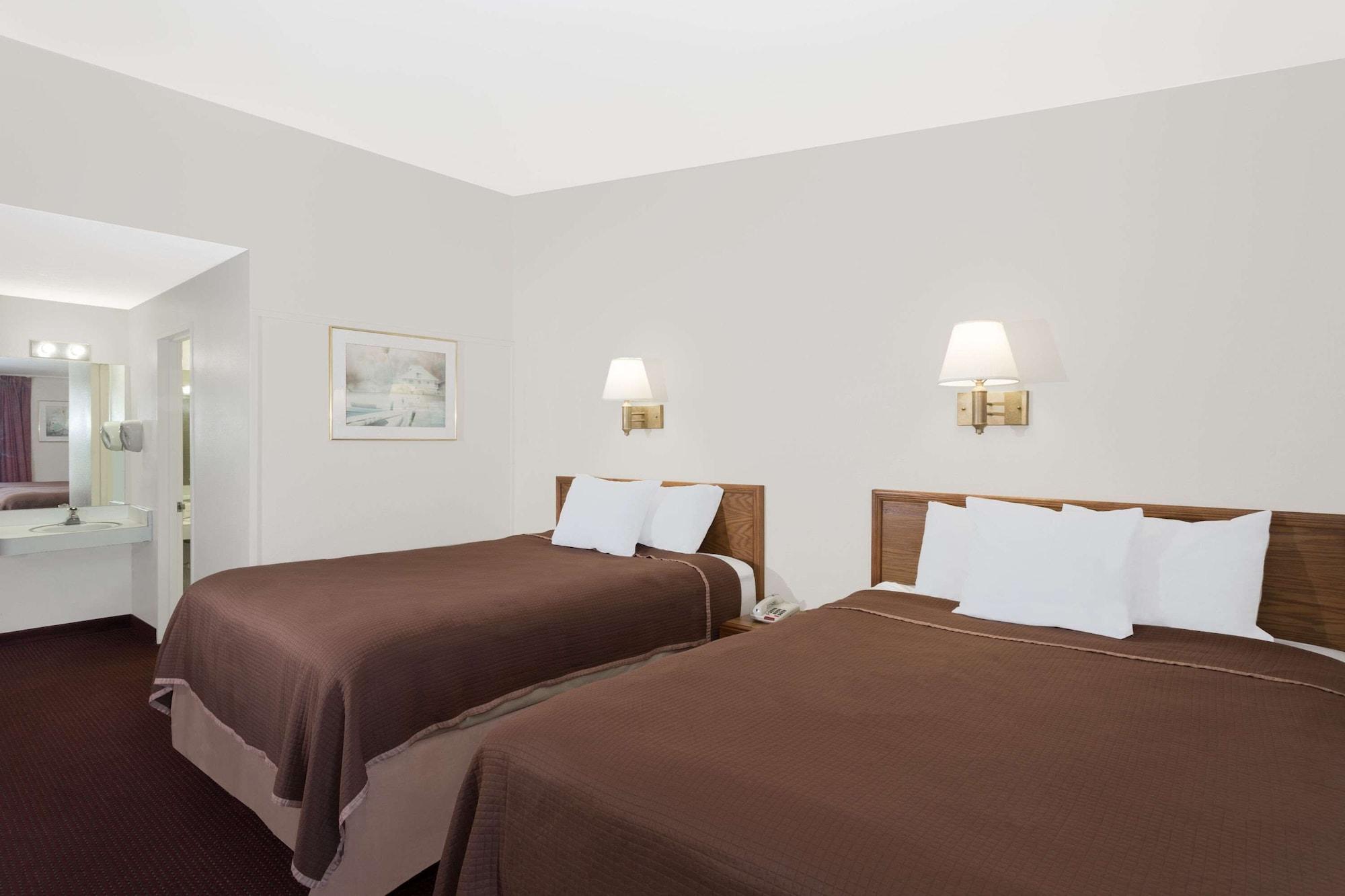Howard Johnson By Wyndham Vero Beach / Downtown Экстерьер фото